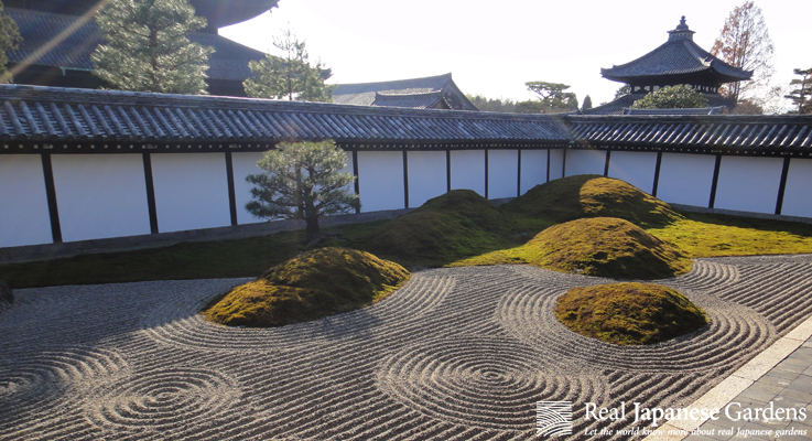 Zen garden with rocks and sand - Playground