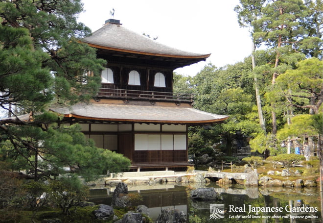 Tranquil Zen Garden in Kyoto Japan- 1000 Piece Jigsaw Puzzle: Ginkaku-Ji,  Temple of the Silver Pavilion (Finished Size 24 in X 18 In) (Other)