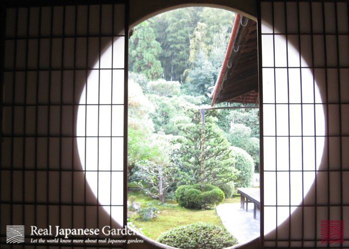 The round window in Funda-in in Kyoto in the style of a Yoshino mado.